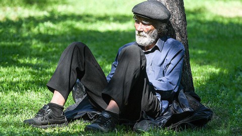 Россияне рассказали, в каком возрасте начинается старость