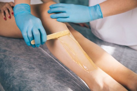 На Урале скандальный батюшка стал мастером по женской депиляции