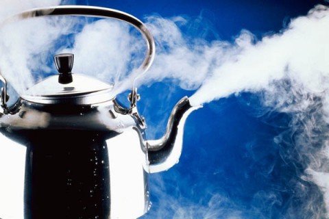 Почему воду нельзя кипятить много раз