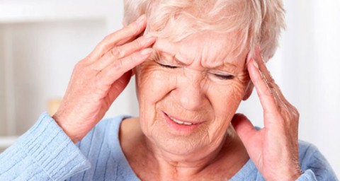 «Мы вас не вылечим, это старость». Кто поможет с таким диагнозом?