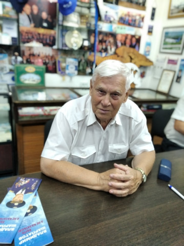 Герой России В. Шарпатов: Влюбленный в небо и в жизнь