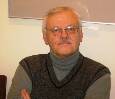 ​Владимир СУТЫРИН: «Интересно писать о людях, меняющих жизнь вокруг»