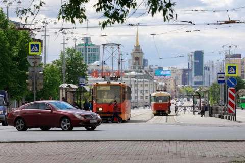 ​В Екатеринбурге закроют движение транспорта по проспекту Ленина