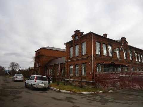 3 пенсионерки незаконно возродили водочный завод