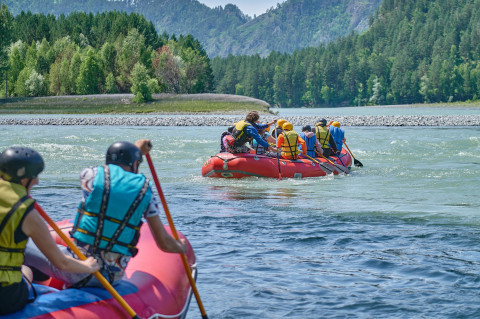 Такая большая Россия, или С пенсионерами – да в бурные воды с головой!