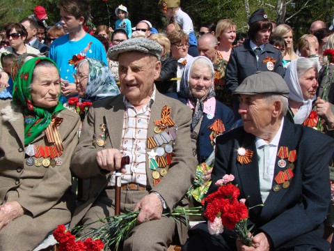 Фронтовикам Фронтовикам