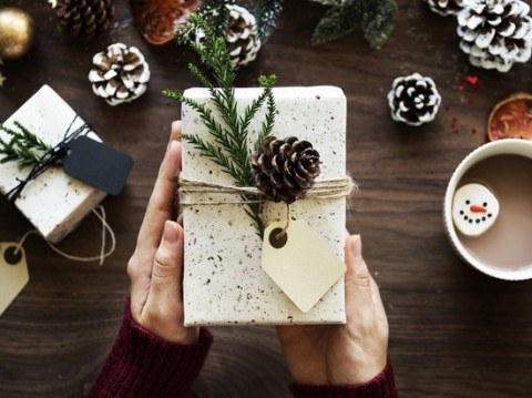 Научно доказано, что дарить приятнее, чем получать