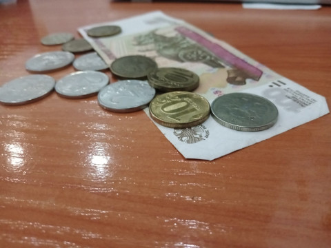 Как старики умудряются помогать другим при нищенских пенсиях