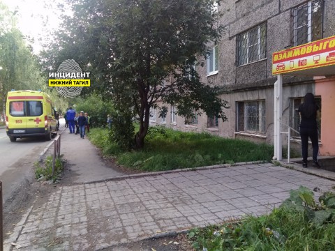 В Нижнем Тагиле пенсионерка упала с 4-го этажа