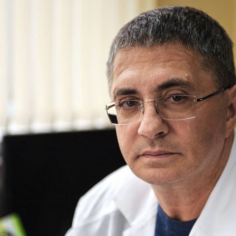 Мясников и Онищенко поспорили из-за новогодних каникул