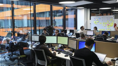 В Госдуме предложили сократить рабочую неделю зимой