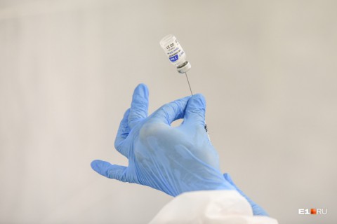 В Свердловскую область завезут второй вид вакцины от коронавируса
