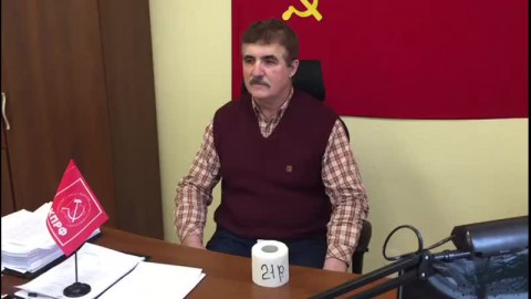 Пенсионер передал депутатам "подарки" за прибавку в 21 рубль