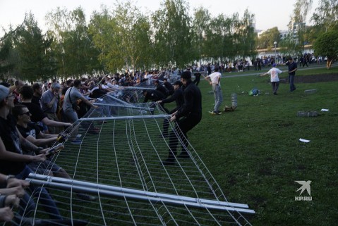 Храм-на-Драме: губернатор решил помирить уральцев