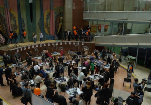 Праздник для ветеранов: стрижки, маникюр, концерт, кино - бесплатно