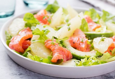 Эффектные салаты из рыбы