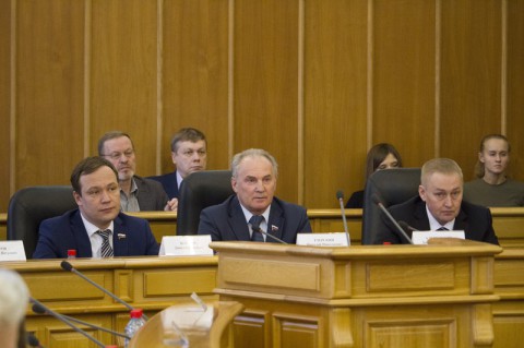 ​Власть в отсутствии полномочий