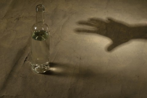 ​Как бороться с алкогольной зависимостью близкого?