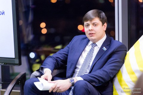 ​«У проблем не бывает партийной окраски»