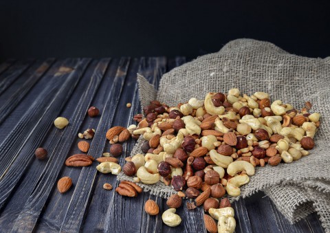 Врачи о переедании орехов на Ореховый Спас