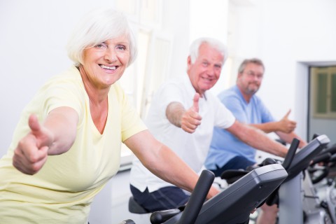 Какие нагрузки рекомендуются пенсионерам? Советы врачей