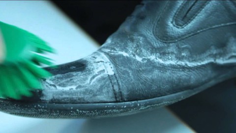 Как убрать соль с обуви