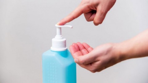 Дерматовенеролог предупредила о вредных свойствах антисептиков