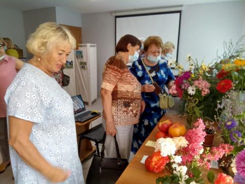 Россия - отмечает, ОДП - празднует Россия - отмечает, ОДП - празднует