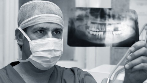 Стоматологи и психологи исчезнут из поликлиник России