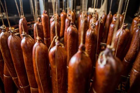 Почему купить колбасу и котлеты станет труднее?