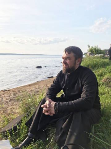 Рассуждения батюшки. Почему сегодня люди тянутся к вере?