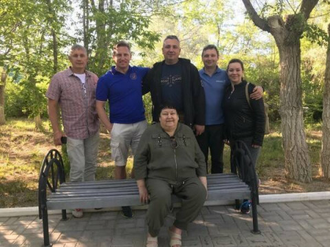 Ей звонит с орбиты уральский космонавт