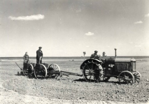 Как Брежнев пахал на Урале: Минсельхоз в старых фото
