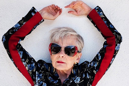 Она отказалась стареть...