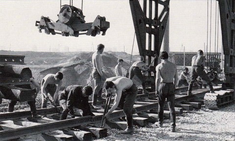 ​Разрушающаяся память: 100-летию ВЛКСМ посвящается