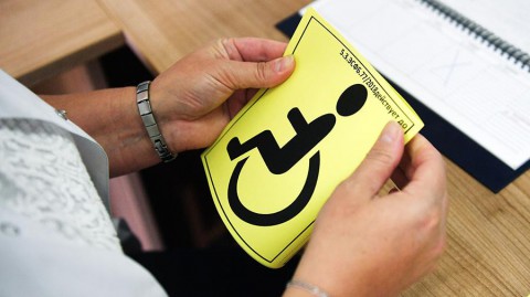 Медведев заявил об упрощении правил установления инвалидности