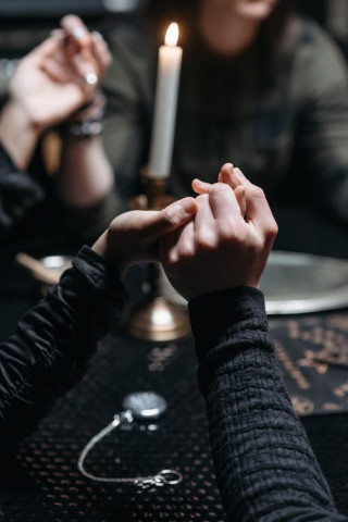 Что старики думают о мистических телепередачах