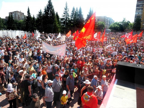 Екатеринбуржцы: «Мы хотим работать. Но не до смерти»