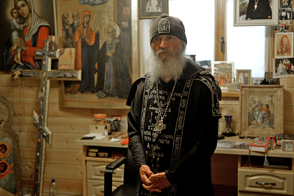 Захвативший монастырь опальный священник назвал главного врага России