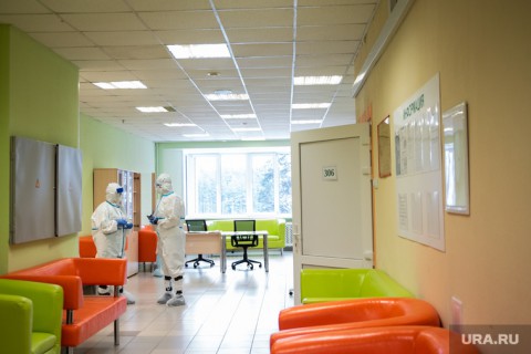 Москва выслала в Екатеринбург помощь в борьбе COVID-19